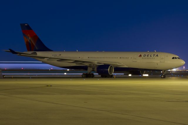 Airbus A330-200 (N858NW) - Oct. 21, 2011.