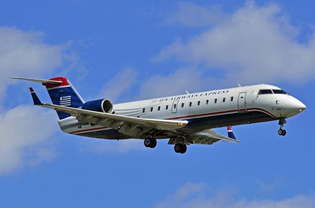 Canadair Regional Jet CRJ-200 —