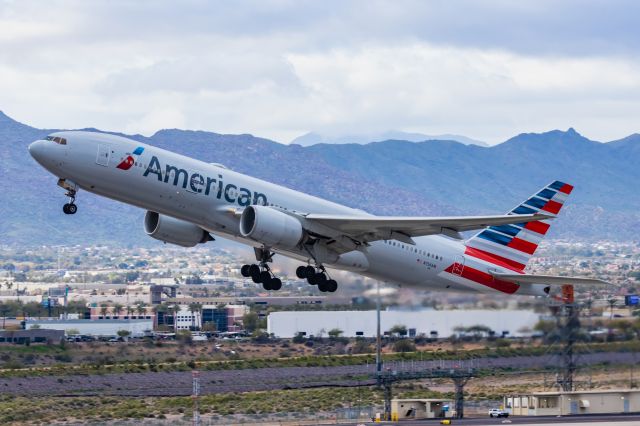 Boeing 777-200 (N756AM) - An American Airlines 777-200 taking off from PHX on 2/14/23. Taken with a Canon R7 and Canon EF 100-400 II L lens.