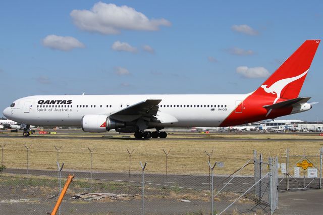 BOEING 767-300 (VH-OGI)