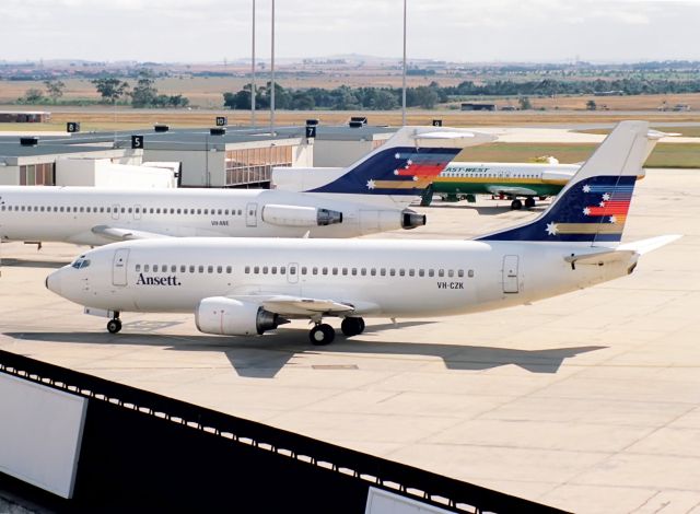 BOEING 737-300 (VH-CZK)