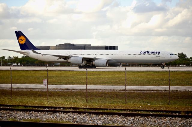 Airbus A340-600 (D-AIHW)