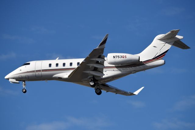 Canadair Challenger 350 (N753QS) - 23-L 01-05-20