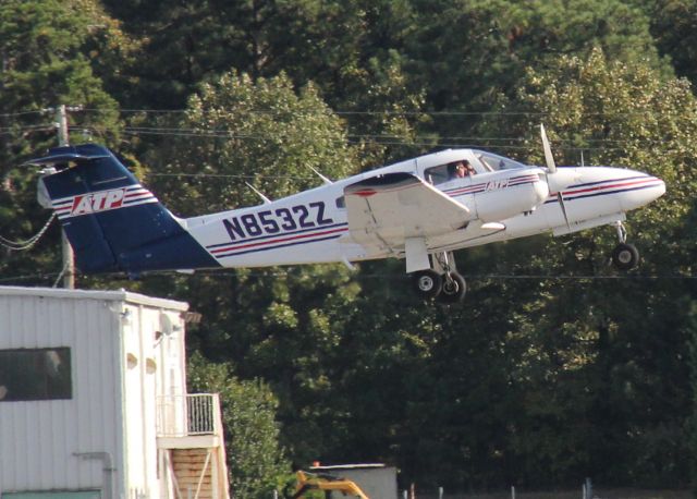 Piper PA-44 Seminole (N8532Z)