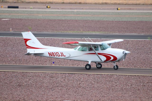 Cessna Skyhawk (N810JL)