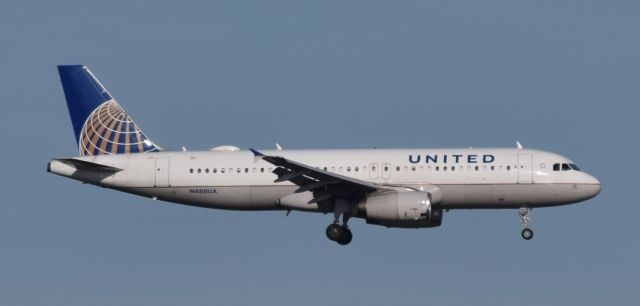 Airbus A320 (N488UA)