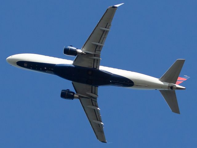 Embraer ERJ 175 (N226JQ) - Delta Connection (opby Republic Airlines) RPA5708/DL5708 to New York (KJFK/JFK) climbs out after a runway 1 departure. Formerly N619CZ with Compass Airlines, Northwest Airlink (opby Compass).br /Photo date: 3-29-24br /Upload date: 1-8-25