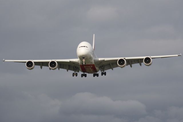 Airbus A380-800 (A6-EDN) - What a wing span !