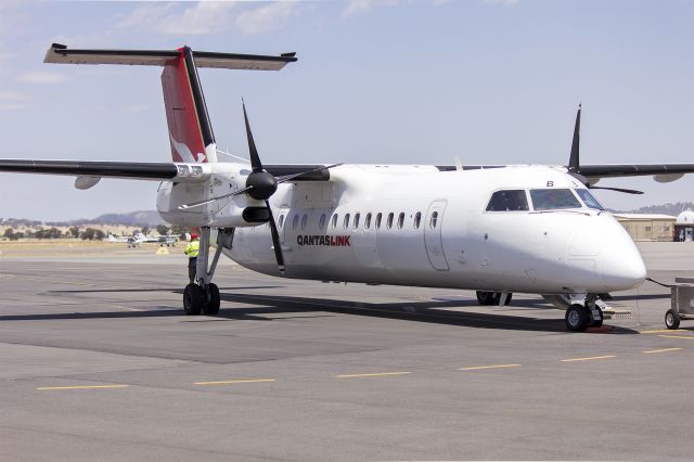 de Havilland Dash 8-300 (VH-SBB) - Eastern Australia Airlines (VH-SBB) de Havilland Canada DHC-8-315Q on the tarmac at Wagga Wagga Airport.