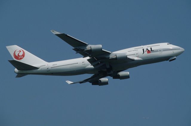 Boeing 747-400 (JA8089) - Departure at Narita Intl Airport Rwy16R on 1997/04/27