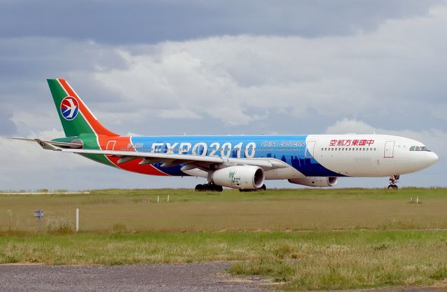 Airbus A330-300 (B-6100)