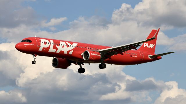 Airbus A321neo (TF-PLC)