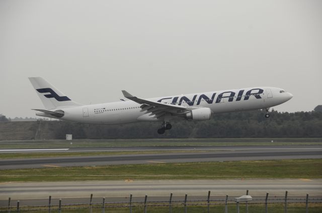 Airbus A330-300 (OH-LTP) - Landing at NRT Airport Runway 16L on 2011/11/3