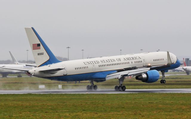 98-0002 — - usaf c-32a 98-0002 landing at shannon 6/3/16.