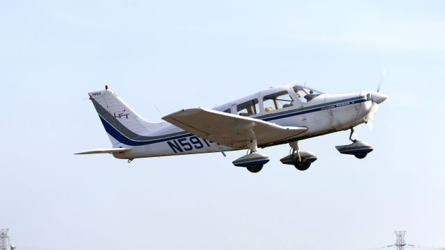 Piper Cherokee (N5914V)