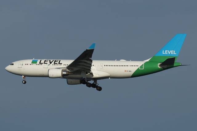 Airbus A330-300 (EC-MOU)