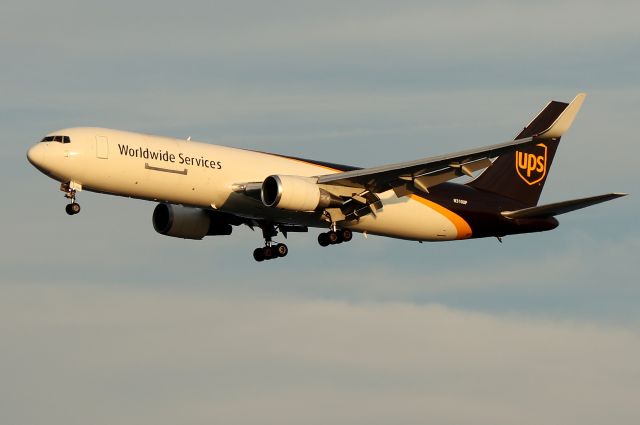 BOEING 767-300 (N310UP) - UPS 2014 arriving from Windsor Locks, CT