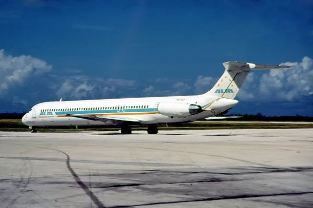 McDonnell Douglas MD-90 (PJ-SEF)