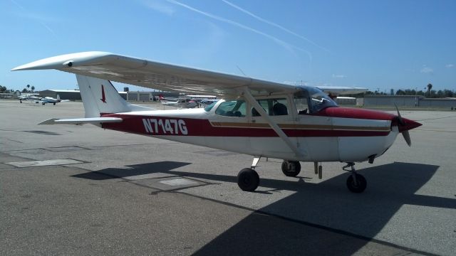 Cessna Skyhawk (N7147G) - 1969 CESSNA 172K VISITING