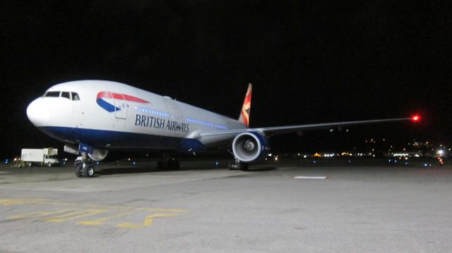 Boeing 777-200 (G-YMME)
