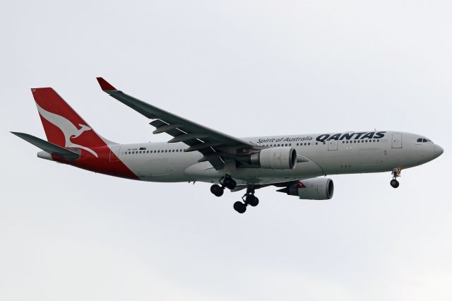 VH-EBK —