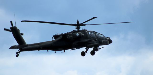 Boeing Longbow Apache — - Making some touch and goes is this US Army 10th Mountain Division Boeing AH-64 Apache Twin-Rotorcraft in the Spring of 2025. KGTB - KOGS - KGTB No s/n can be seen.