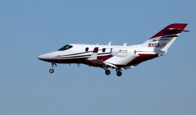 Honda HondaJet (N103JT) - On final is this brand new HondaJet Elite HA-420 in the Autumn of 2019.