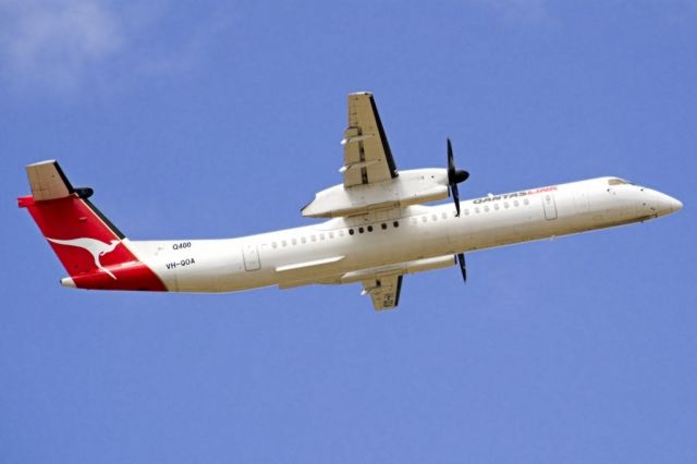 de Havilland Dash 8-400 (VH-QOA) - Getting airborne off runway 23 and heading to Canberra on the last day of the Australian summer. Thursday 28th February 2013.