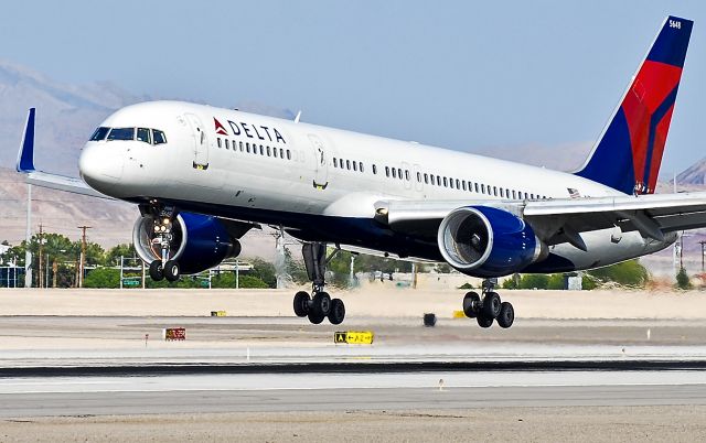 Boeing 757-200 (N548US) - N548US Delta Air Lines Boeing 757-251 (cn 26495/715)  - Las Vegas - McCarran International (LAS / KLAS) USA - Nevada, September 20, 2012 Photo: Tomás Del Coro