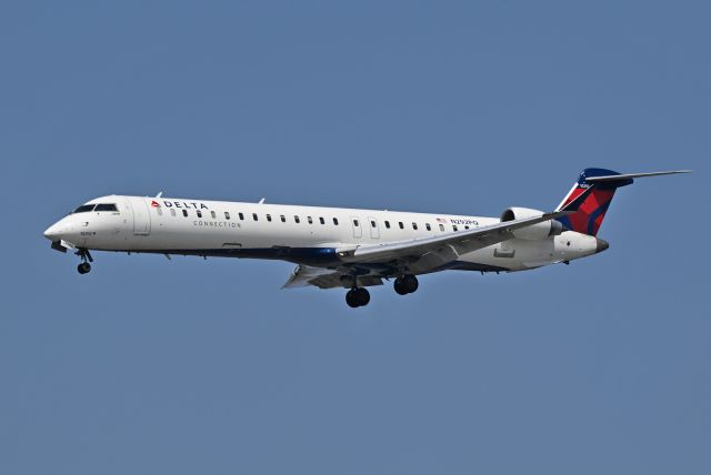 Canadair Regional Jet CRJ-900 (N292PQ)