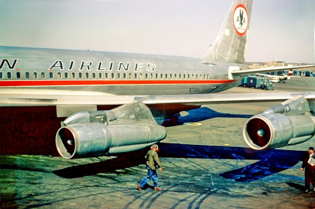 Boeing 707-100 (N7516A) - Historic 1966 Sorry about the quality.