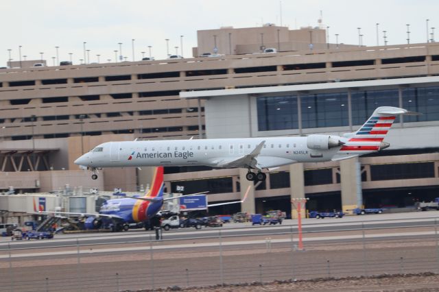 Canadair Regional Jet CRJ-900 (N245LR)