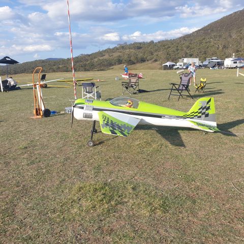 — — - Yak tow aircraft 