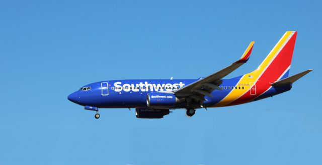 Boeing 737-700 (N797MX) - On final is this 2001 Southwest Airlines Boeing 737-7H4 in the WInter of 2020.