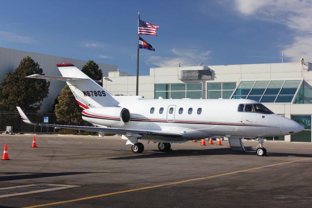 Hawker 800 (N878QS)