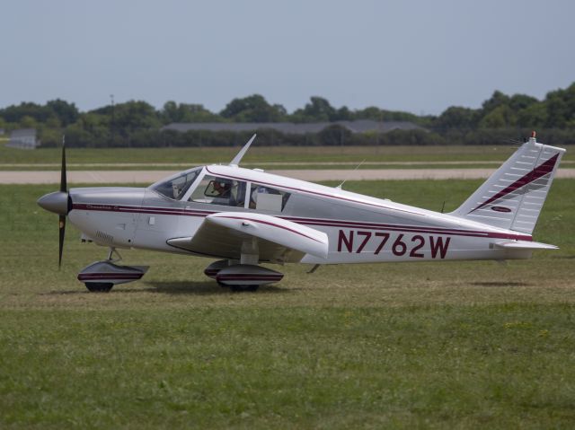 Piper Cherokee (N7762W) - OSH18! 25 JUL 2018.