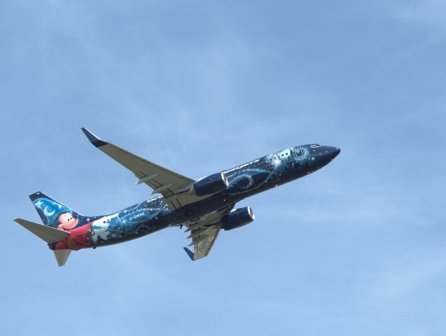 Boeing 737-800 (C-GWSZ)