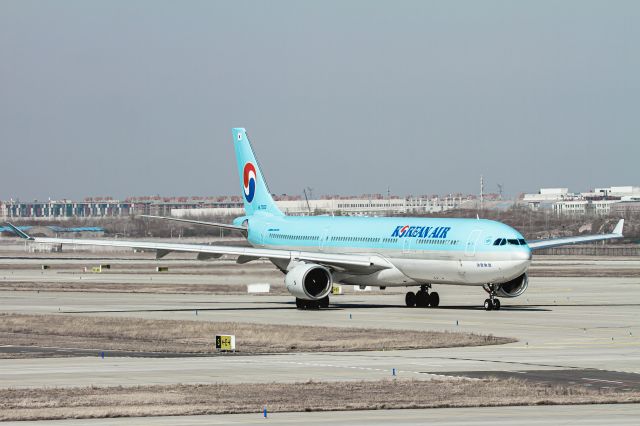 Airbus A330-300 (HL7553) - A330-323X(HL7553) Taxiing