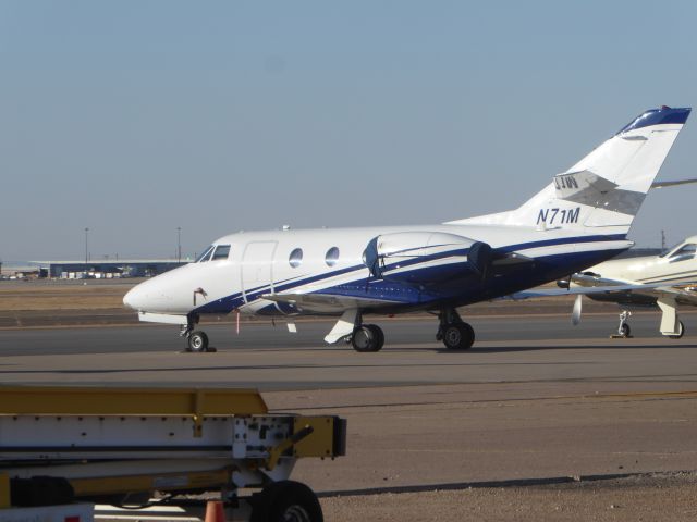 Dassault Falcon 10 (N71M)