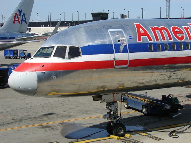 Boeing 757-200 (N637AM)