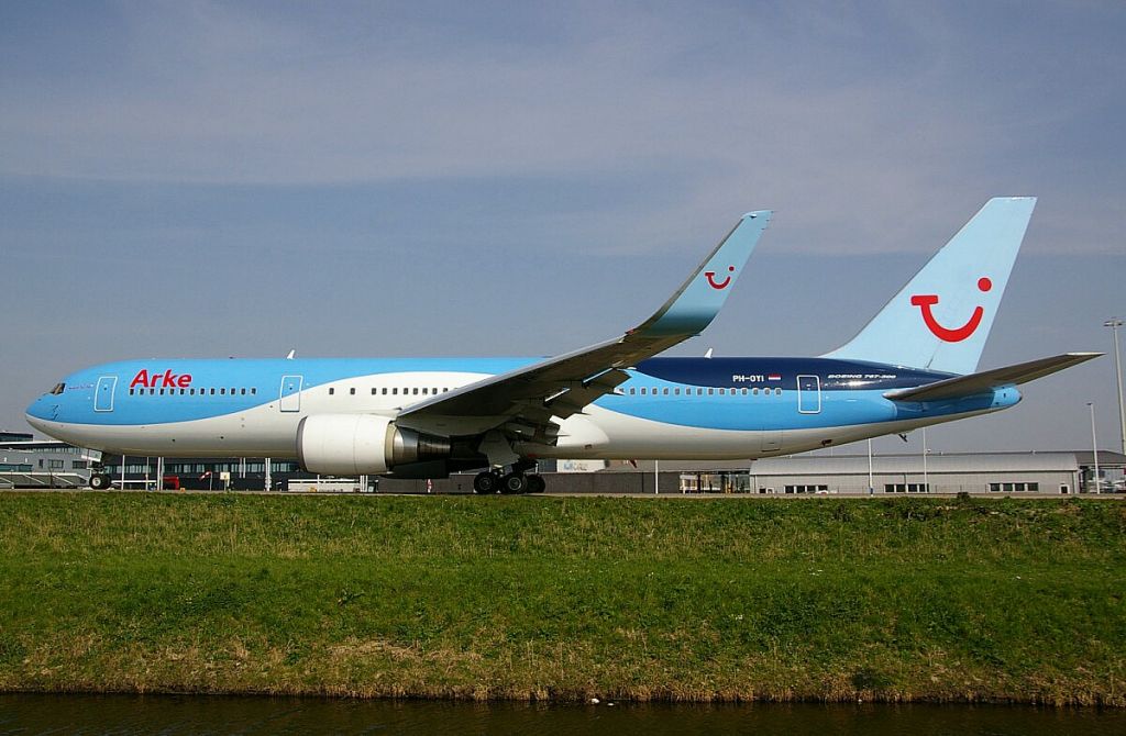 BOEING 767-300 (PH-OYI)