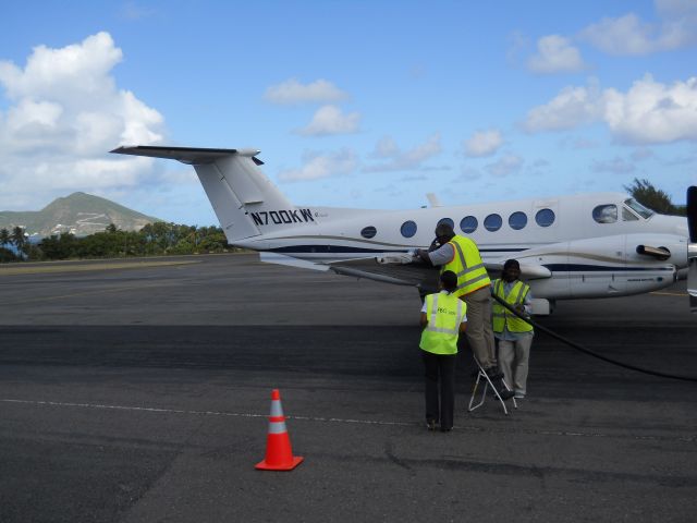 Beechcraft Super King Air 200 (N700KW) - Refuling in Nevis