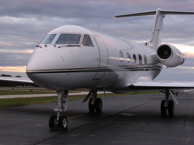 Gulfstream Aerospace Gulfstream 3 (N918BG) - The GIII based at Nashua prior to its new paint job.