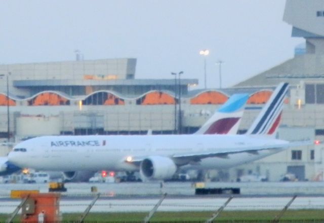 BOEING 777-300ER (F-GZNQ) - Departing For LFPG At Dusk