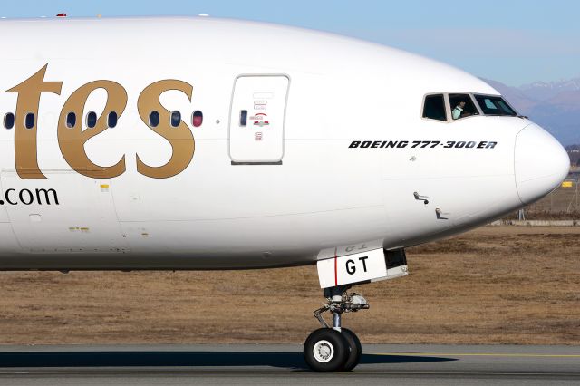 Boeing 777-200 (A6-EGT)