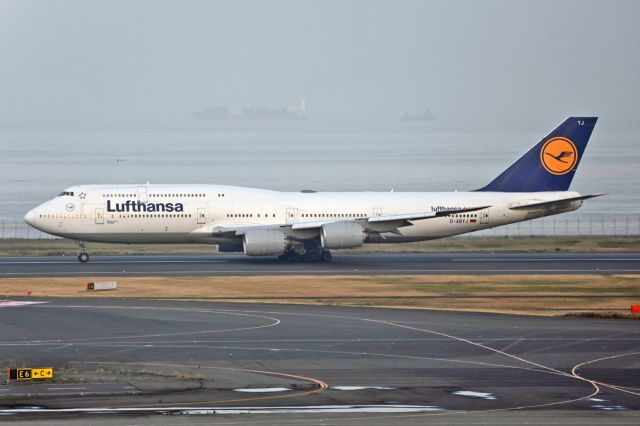 BOEING 747-8 (D-ABYJ)