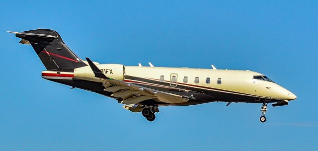 Bombardier Challenger 300 (N591FX) - N591FX Bombardier BD-100-A10 Challenger 350 s/n 20764 - North Las Vegas Airport  KVGTbr /Photo: TDelCorobr /October 17, 2024