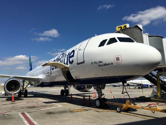 Airbus A321 (N993JE)