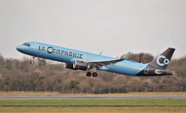 Airbus A321neo (F-HNCO) - la compagnie a321-251nx neo f-hnco dep shannon for orlando with esa members for the launch of the solar orbiter from cape canaveral 8/2/20.