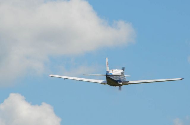 Piper PA-24 Comanche (N8332P)